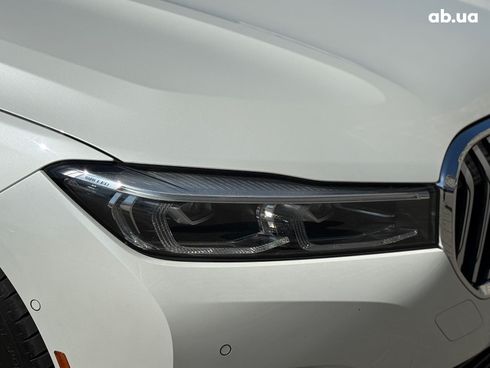 BMW 7 серия 2019 белый - фото 4