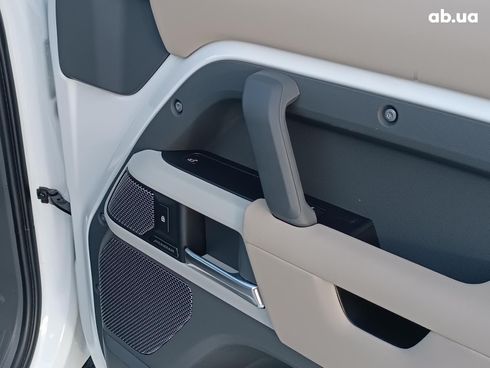 Land Rover Defender 2021 белый - фото 37