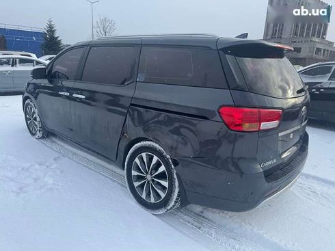 Kia Carnival 2017 - фото 7