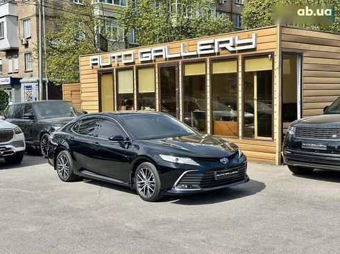 Toyota Camry 2021 - фото 5