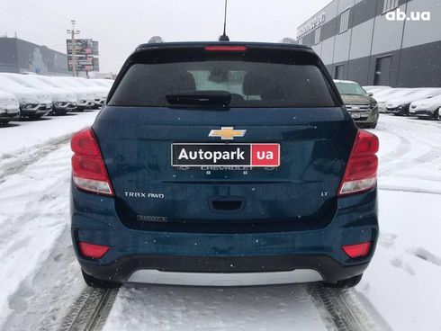 Chevrolet Trax 2019 синий - фото 10