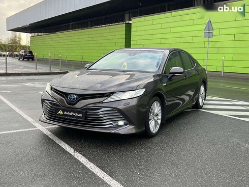 Toyota Camry 2019 - фото 5