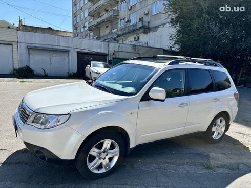 Subaru Forester 2010 белый - фото 9