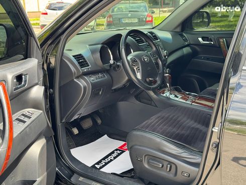 Toyota Highlander 2010 черный - фото 25