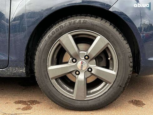 Ford Fiesta 2015 - фото 24