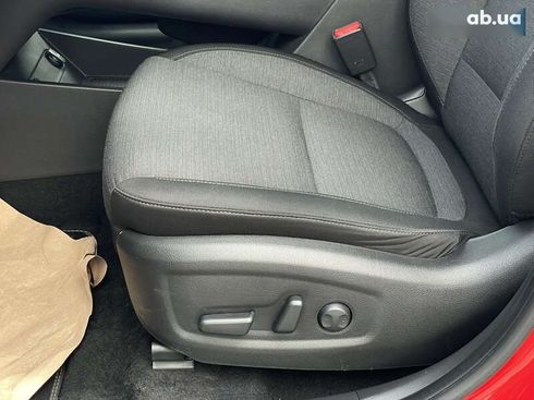 Hyundai Kona 2021 - фото 26