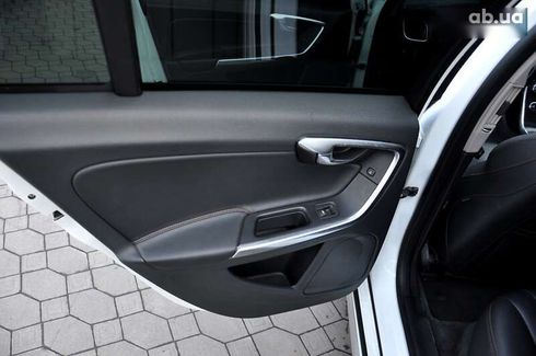 Volvo V60 Cross Country 2015 - фото 21