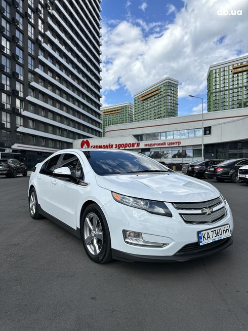 Chevrolet Volt 2015 белый - фото 6