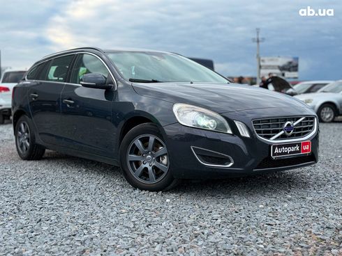Volvo V60 2013 серый - фото 2