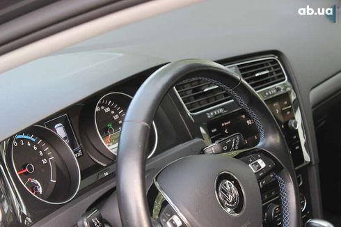 Volkswagen e-Golf 2020 - фото 23