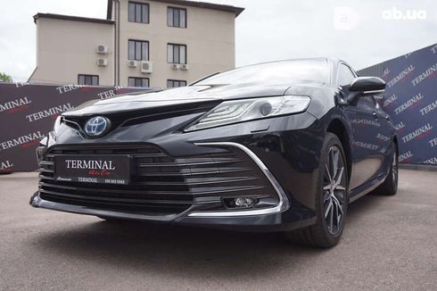 Toyota Camry 2021 - фото 9