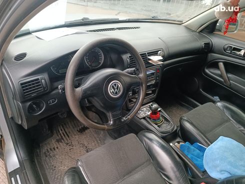 Volkswagen Passat 2002 серый - фото 19
