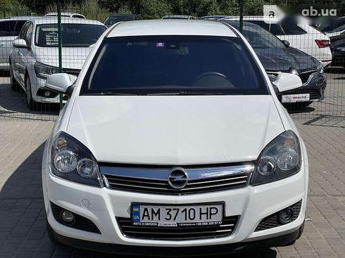 Opel Astra 2010 - фото 3