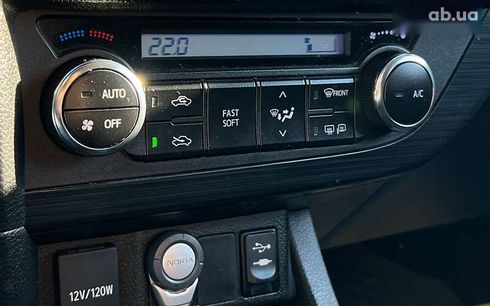 Toyota Auris 2014 - фото 16