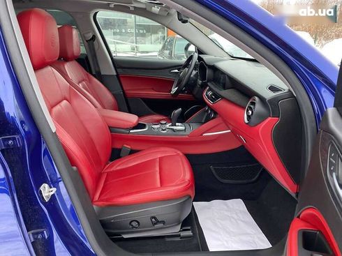 Alfa Romeo Stelvio 2020 - фото 27