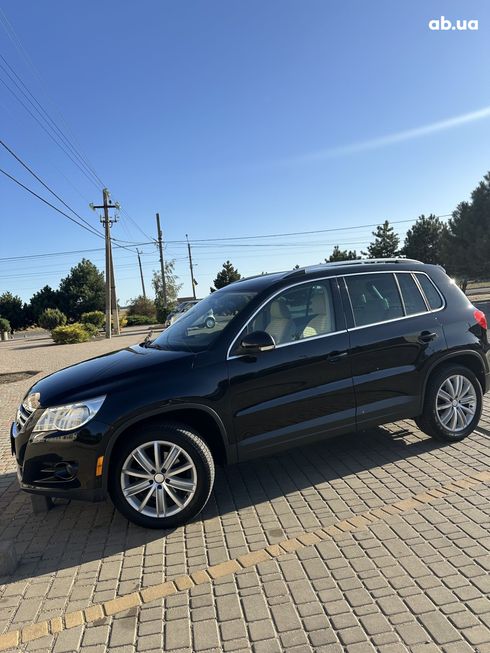 Volkswagen Tiguan 2009 черный - фото 3