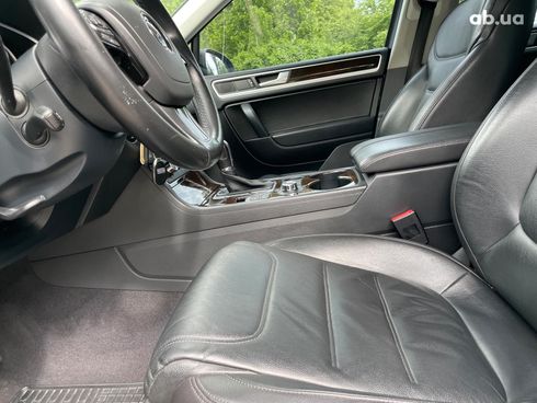 Volkswagen Touareg 2013 черный - фото 26