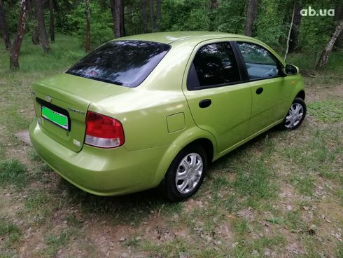 Chevrolet Aveo 2005 зеленый - фото 3