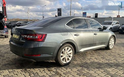 Skoda Superb 2016 - фото 7