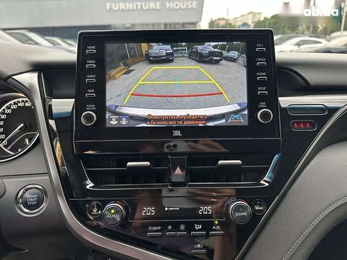 Toyota Camry 2021 - фото 18
