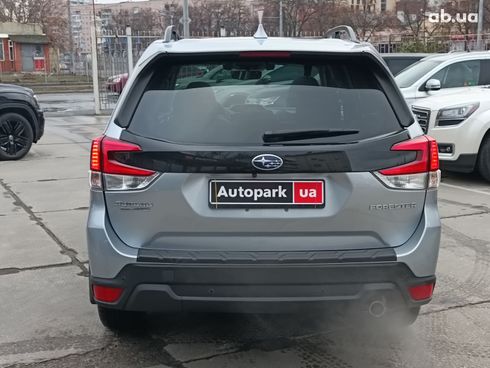 Subaru Forester 2022 серый - фото 6