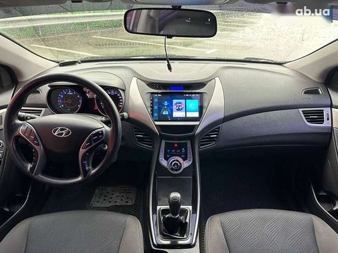 Hyundai Elantra 2012 - фото 13