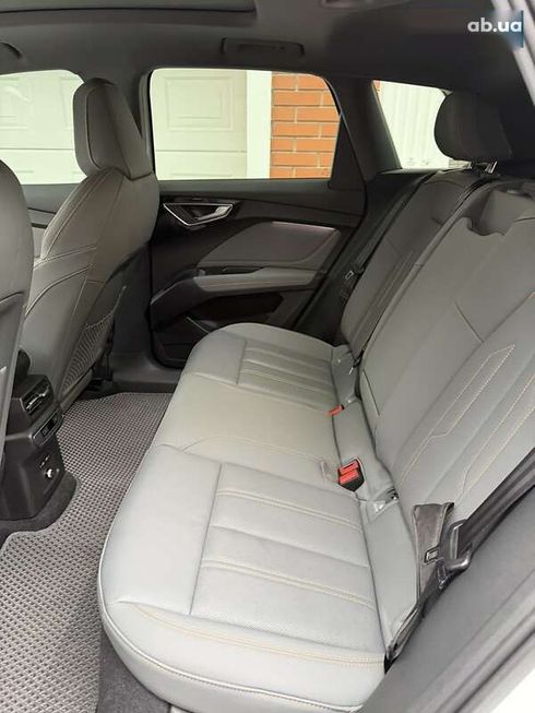 Audi Q4 e-tron 2023 - фото 12