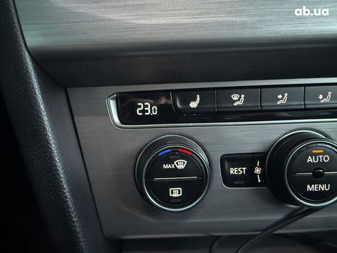 Volkswagen Passat 2016 серый - фото 21