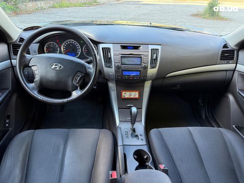 Hyundai Sonata 2009 черный - фото 16