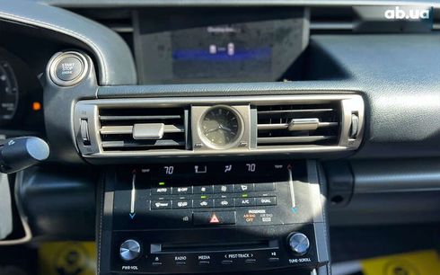 Lexus IS 2014 - фото 12