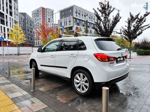 Mitsubishi Outlander 2015 - фото 11