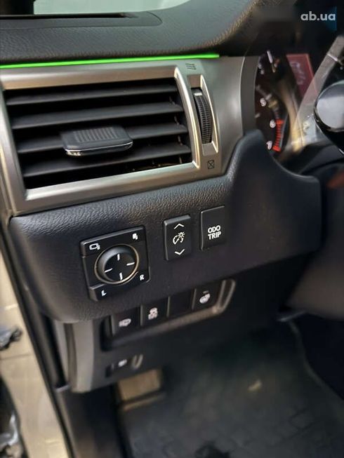 Lexus GX 2019 - фото 21