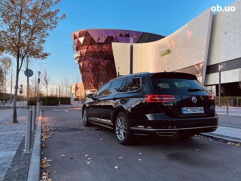 Volkswagen Passat Variant 2018 черный - фото 18