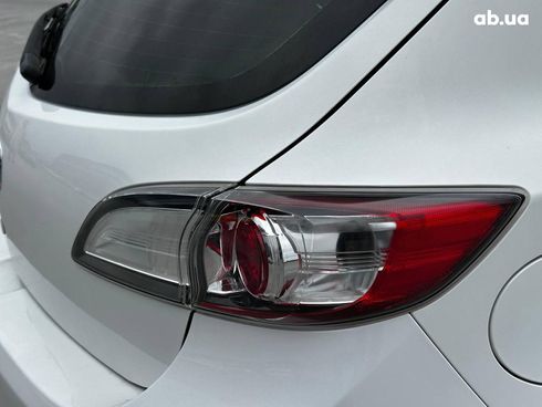 Mazda 3 2012 белый - фото 10