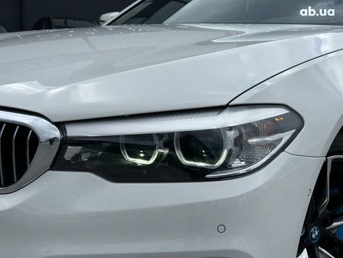 BMW 5 серия 2018 белый - фото 3