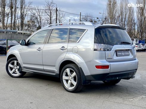 Mitsubishi Outlander XL 2009 серый - фото 7