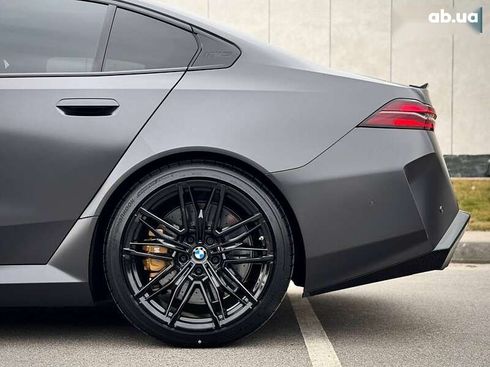 BMW M5 2025 - фото 30