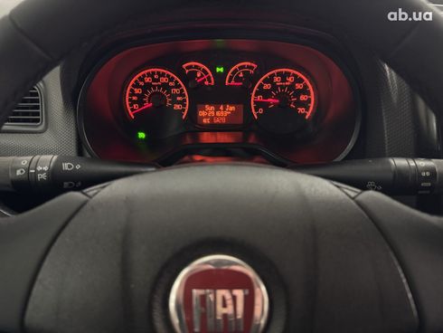 Fiat Doblo 2010 белый - фото 14