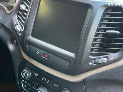 Jeep Cherokee 2015 серый - фото 36