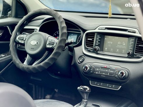 Kia Sorento 2016 серый - фото 17