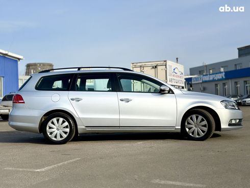 Volkswagen Passat 2013 серый - фото 4