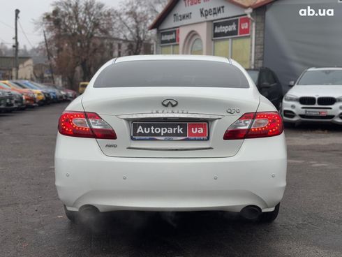 Infiniti Q70 2013 белый - фото 10