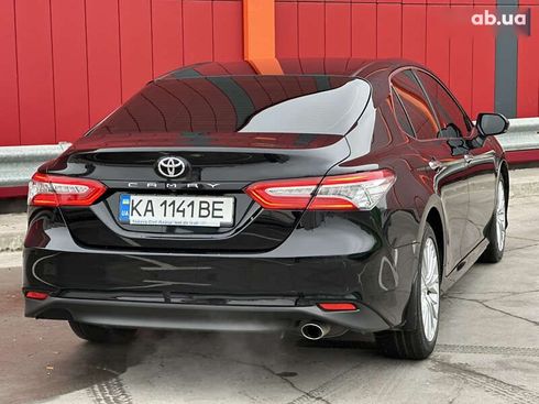 Toyota Camry 2017 - фото 10