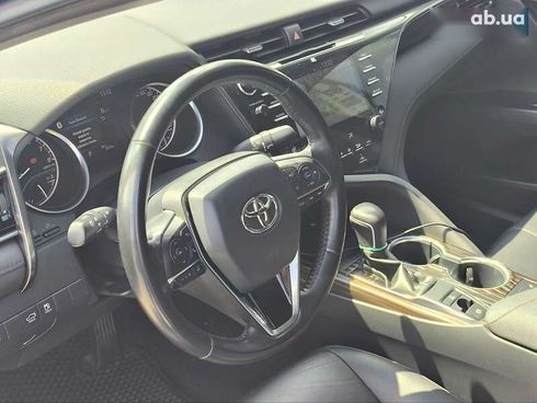 Toyota Camry 2019 - фото 18