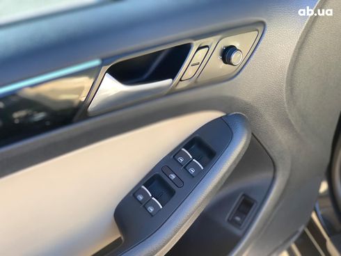 Volkswagen Jetta 2016 черный - фото 20