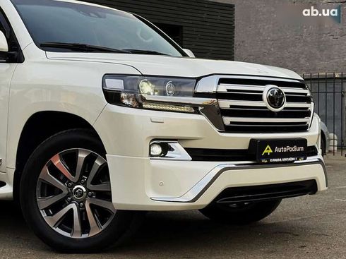 Toyota Land Cruiser 2017 - фото 9