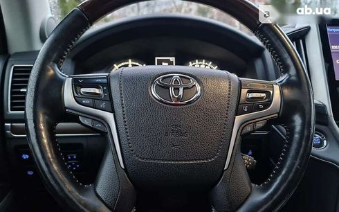 Toyota Land Cruiser 2018 - фото 8