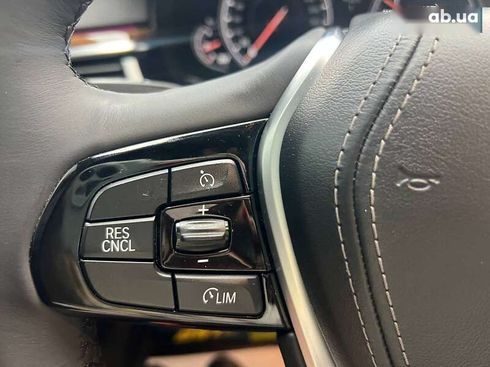 BMW 5 серия 2018 - фото 18