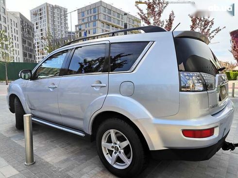 Mitsubishi Outlander 2011 - фото 12