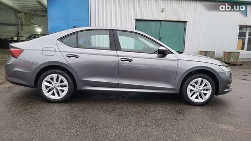Skoda Octavia 2023 - фото 17